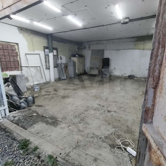 Гараж, > 30 м²