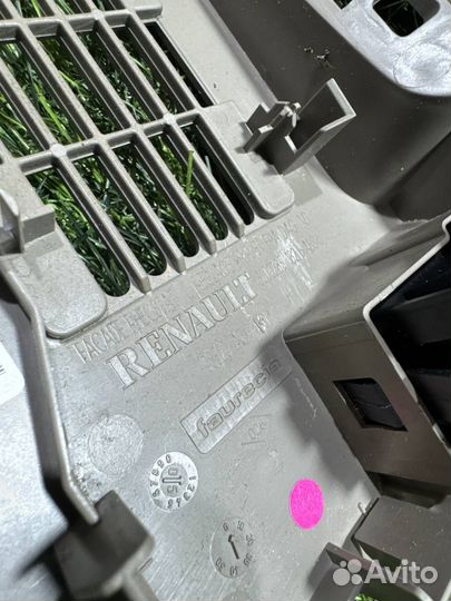 Накладка торпеды Renault Laguna 2 рестайлинг