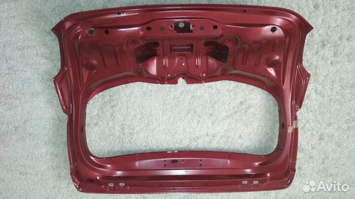 Дверь багажника задняя Renault Sandero Stepway