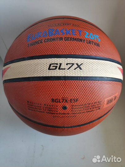 Баскетбольный мяч Molten GL7X