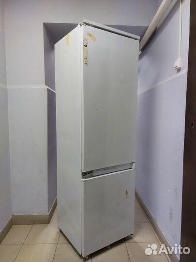 Встраиваемый холодильник Indesit (Италия)