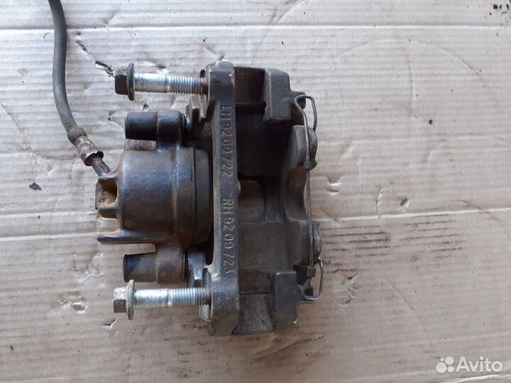 Суппорт тормозной передний правый Вольво S80 98-06