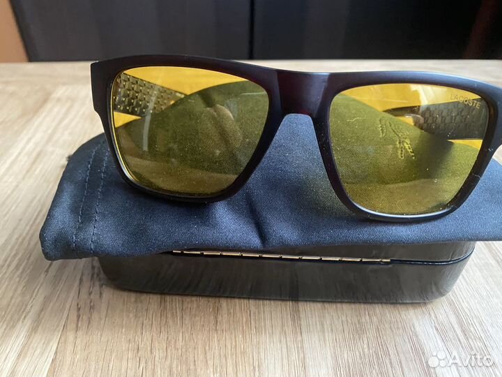 Солнцезащитные очки lacoste