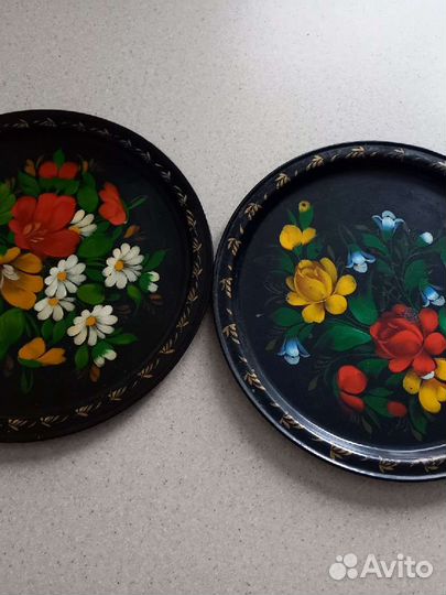 Подносы Жестово