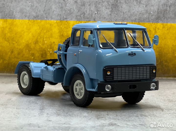 Модель маз 504в 1/43 наш автопром