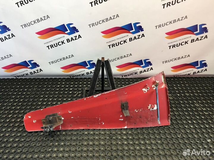 Спойлер кабины верхний левый