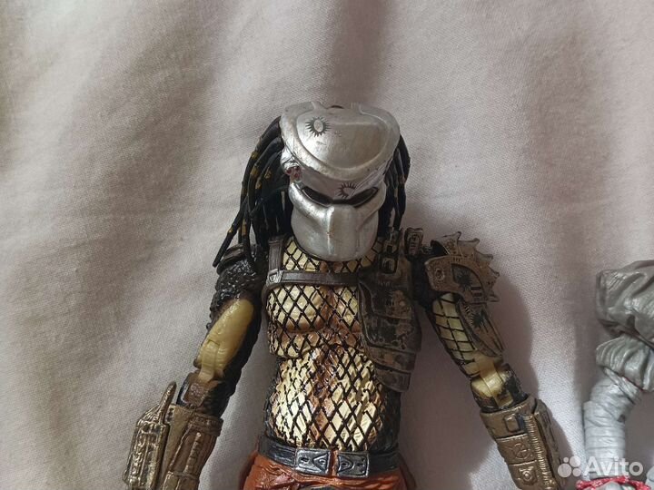 Настольная фигурка