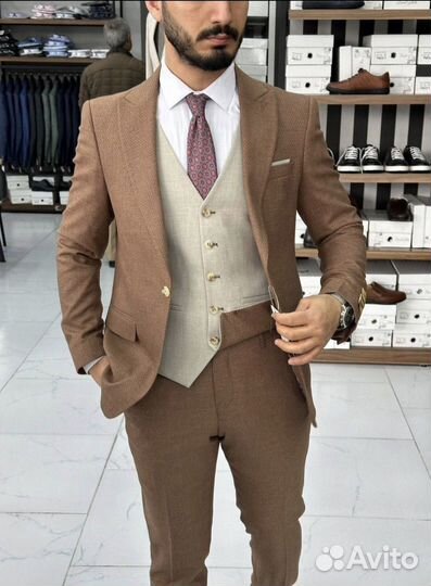 Прокат мужских костюмов