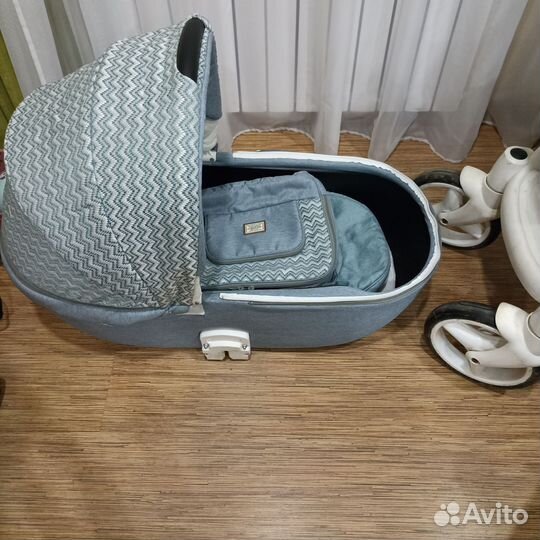 Коляска универсальная