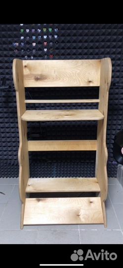 Стол для комбоусилителя и гитары