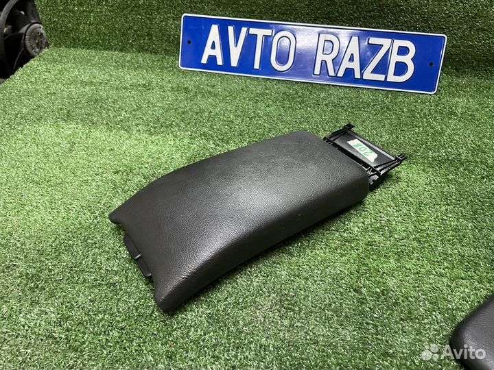 Крышка подлокотника Мерседес w202 w208 w210 w170