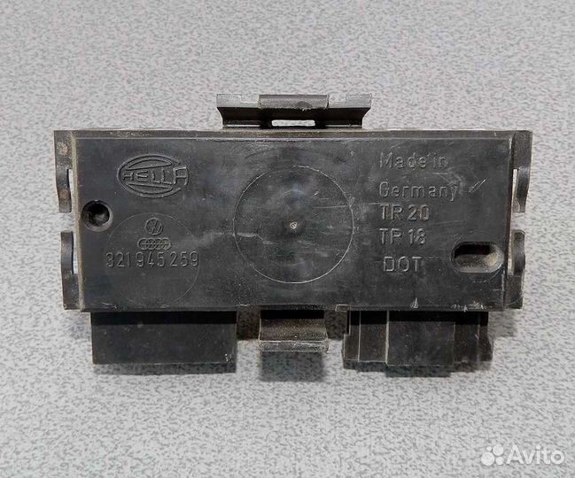 Плата фонаря левого VW Passat B3