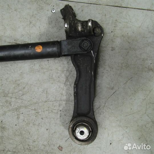 Рычаг передний поперечный нижний (прямой) левый J