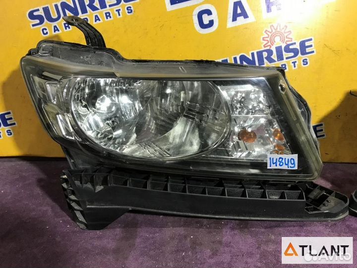 Фара honda freed spike