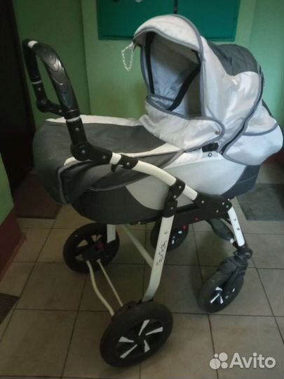 Коляска детская + ванночка в подарок
