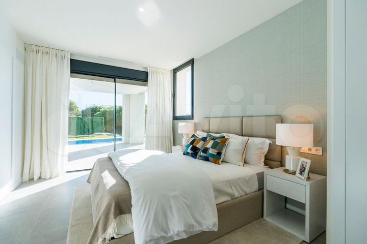 3-к. апартаменты, 150 м², 2/3 эт.