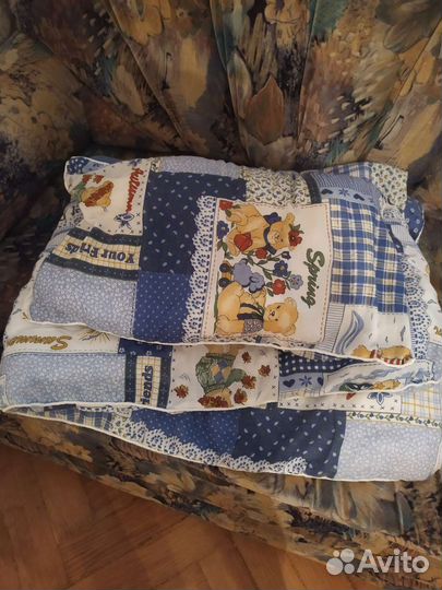 Детское одеяло и подушка в кроватку
