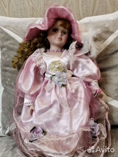 Кукла фарфоровая коллекционная