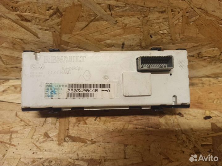 Дисплей компьютера Renault Megane 2