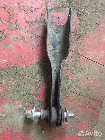 Задний рычаг Range Rover