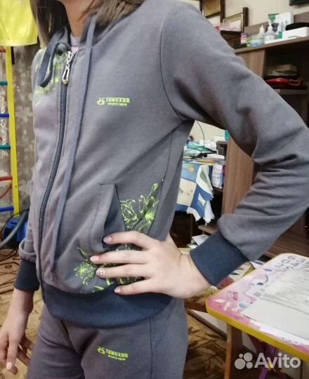 Костюм спортивный для девочки 128-134