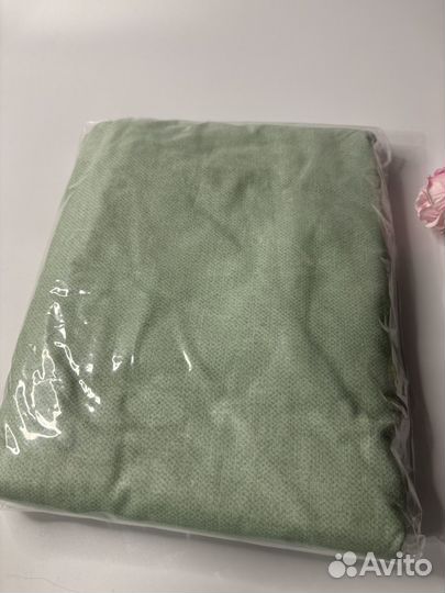 Простынь на резинке 160 200 зеленая новая