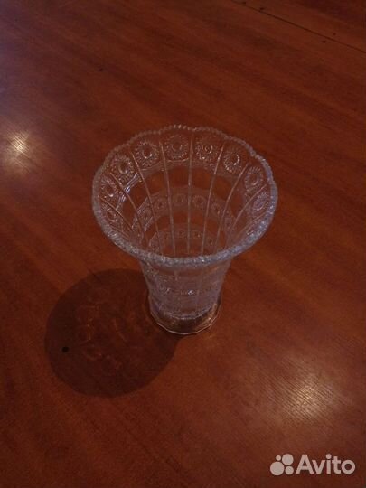 Хрустальная ваза