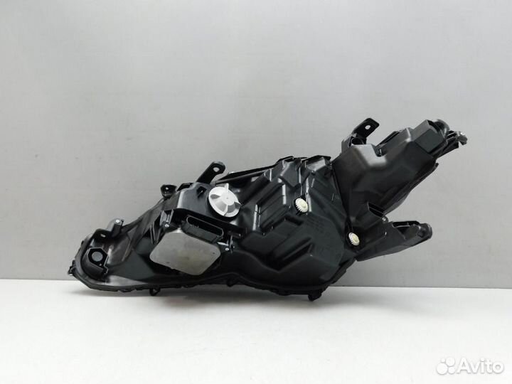 Фара правая Toyota Camry