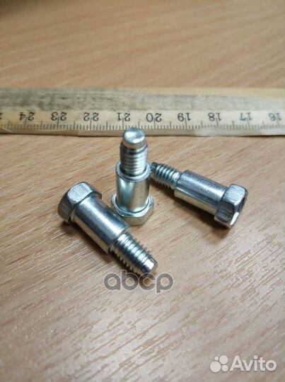 Болт 9010906046 toyota