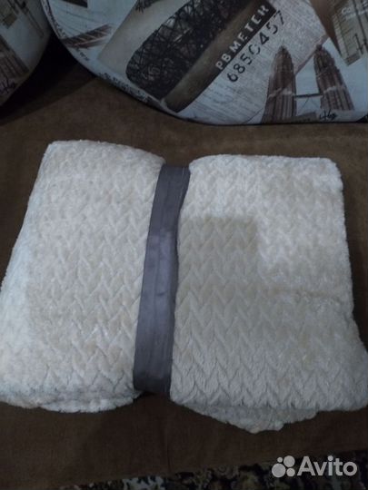 Покрывало на кровать новое