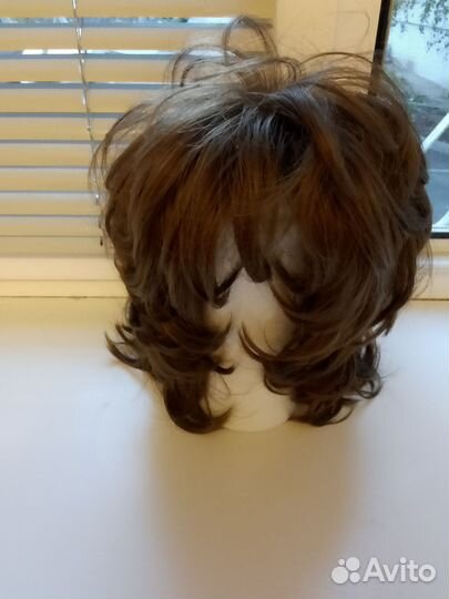 Парик русый каскад