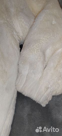 Искусственная шуба белая с капюшоном