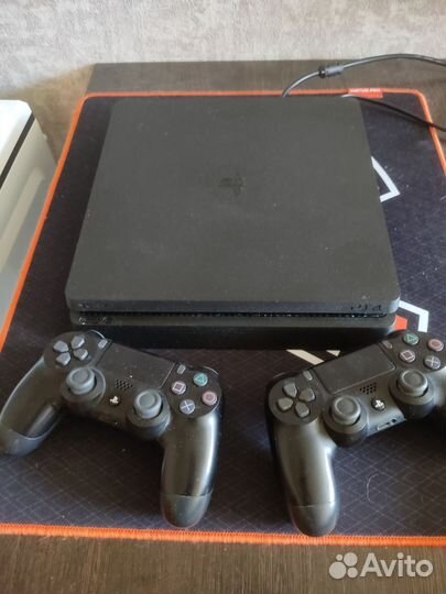 PS4 Slim 1TB (2 геймпада)