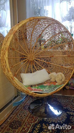 Плетенное кресло