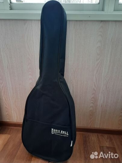 Акустическая гитара