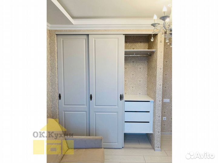 Угловой шкаф