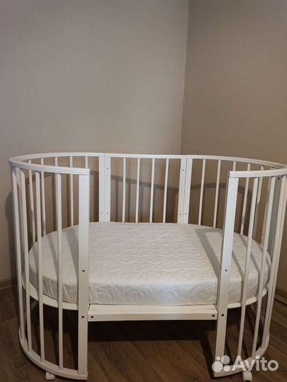 Кроватка-трансфомер, маятник, матрасы (круг, овал)