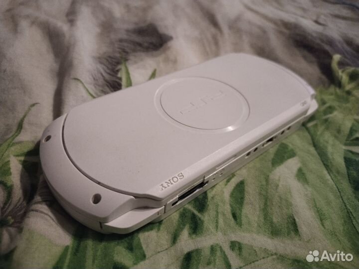 PSP E1008 белая прошитая