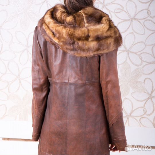 Кожаное пальто куница новое 42/44