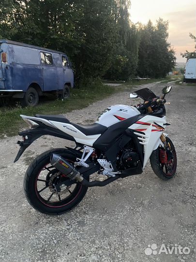Мотоцикл 250кубов