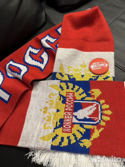 Хоккейные шарфы Россия и значок