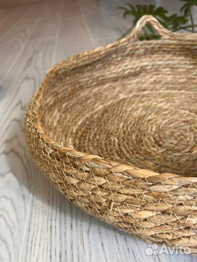 Лежанка для кошек и собак плетёная