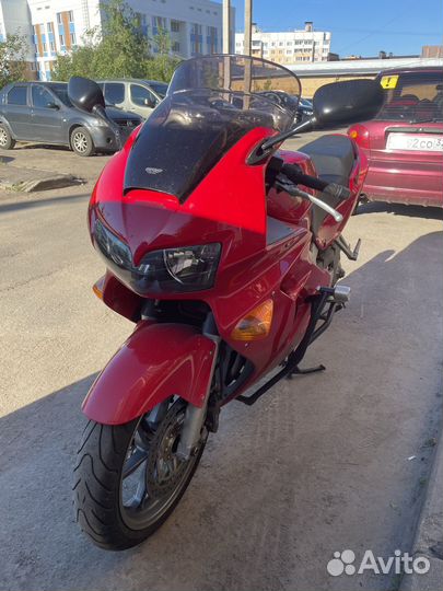 VFR 800F