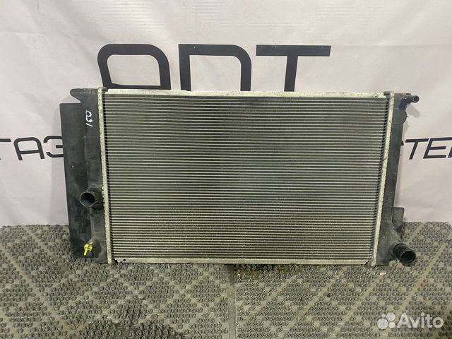 Радиатор охлаждения двигателя Toyota Auris E150