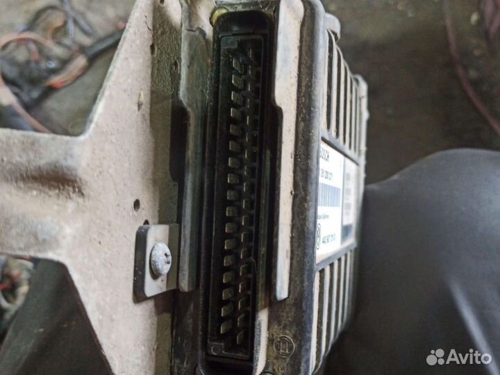 Эбу блок управления двигателем VW Passat B3,B4