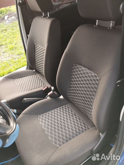 Передние сиденья LADA granta