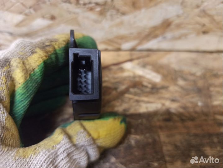 Блок управления парктроником LADA Vesta