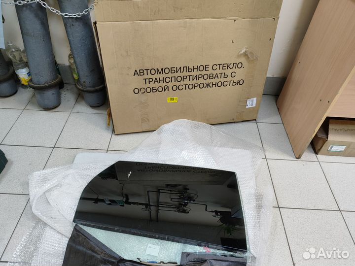 Стекло задней правой двери Веста св