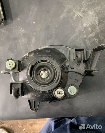 Фара правая на toyota corolla e110