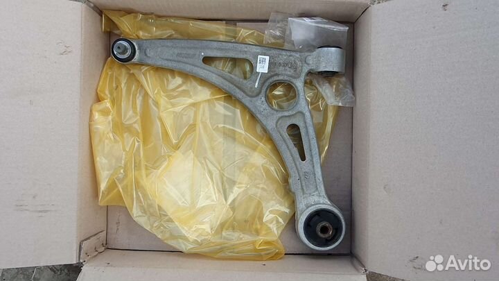 Рычаг подвески передний левый Hyundai Sonata